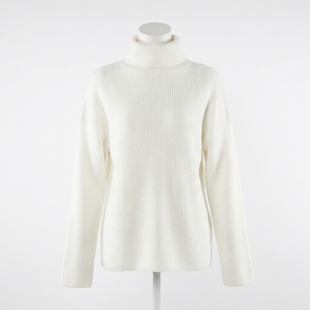 NEW COCO + CARMEN amable turtleneck sweater in white